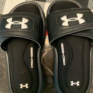 👟⚫️🧢Under armor 👟🔴⚫️